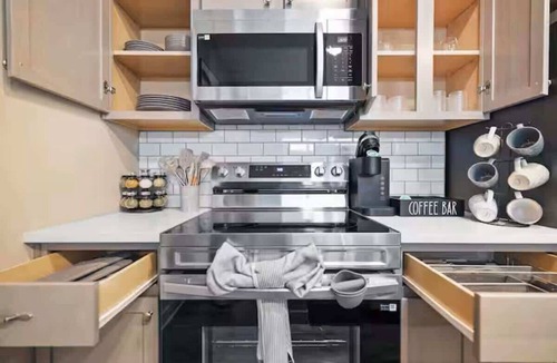 Whitestown Apartment | IRIE Living, Replenish Kg 2Bd+Gym+Pool!