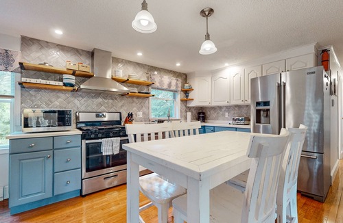Lagoon Heights House | Island bliss located near shops and eateries-several island beaches also nearby