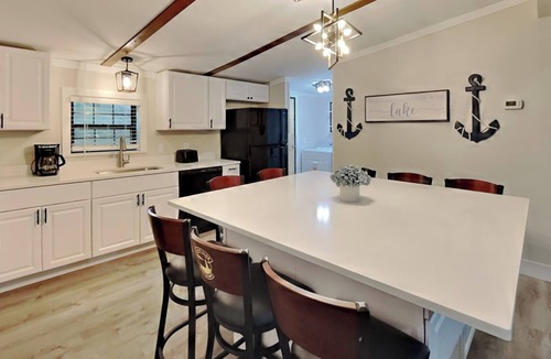 Put-in-Bay Hotel | Island Club Rentals