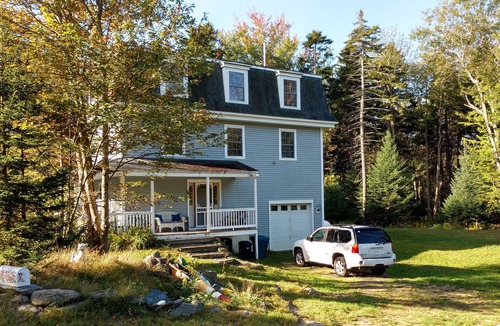 Long Island House | Island Escape - Spacious 4 BR House with Car included!