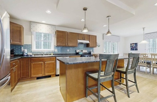 Southport House | Island Pines- Secluded Dog-Friendly Getaway w/Free WiFi, Private Washer/Dryer, Furnished Deck