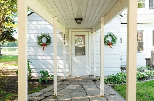 Oden House | Island view Lake Cottage on Crooked Lake, best views!