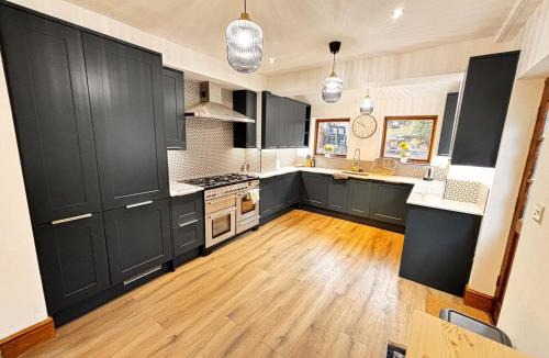 Durham House | "Ivyholme" Superb Premium House in Central Durham Location