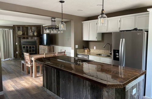 Onamia House | Izatys 327: Freshly Remodeled, Peaceful End Unit, Three Bedrooms and Lake View