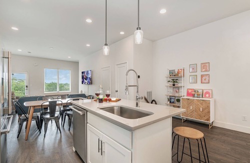 Talbot's Corner Cottage | Jade - Private Patio and Balcony - Near Germantown