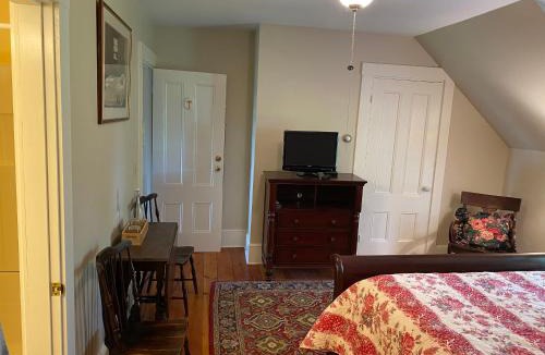 Freeport Bed & Breakfast | James Place Inn Bed and Breakfast