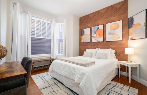 Federal Hill Apartment | Jennifer's Chic 2nd Floor Apt Private Deck w Views