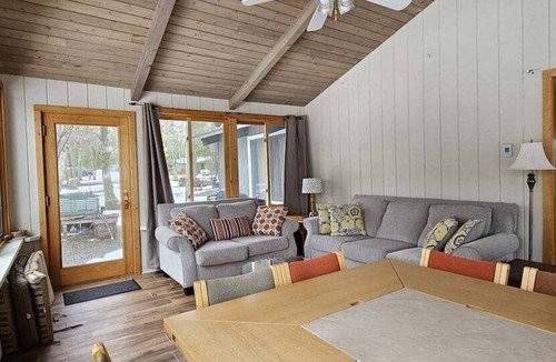 La Pointe House | Johnston`s Golf Cottage - Madeline Island Golf Ret