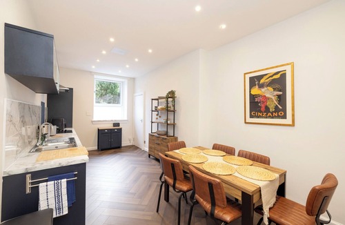 Leith Apartment | JOIVY Cosy 3bed Family Flat near Leith