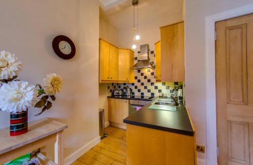 Marchmont Apartment | JOIVY Spacious Apartment next to The Meadows