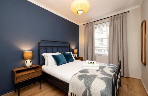 Old Town Apartment | JOIVY Stylish Castle View Flat with Balcony