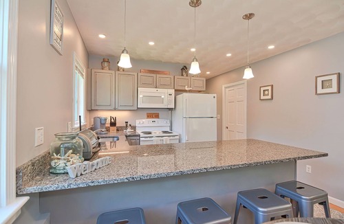 Gloucester House | Joseph's Way: Woodsy Beach Retreat by Good Harbor Beach