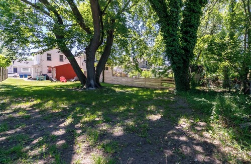 Grand Haven House | Joyful Jeremy's Cottage on Madison - Near Downtown