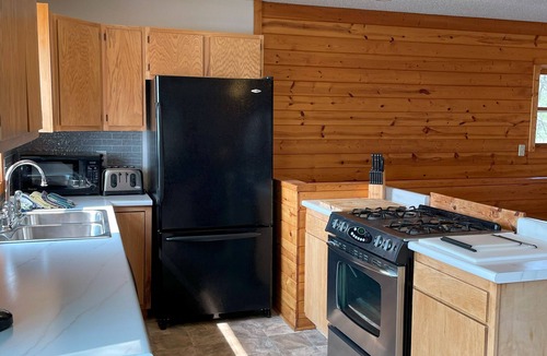 Walker House | June 13–20 Last Minute VRBO Special. Reunion cabin overlooking the lake & pool.