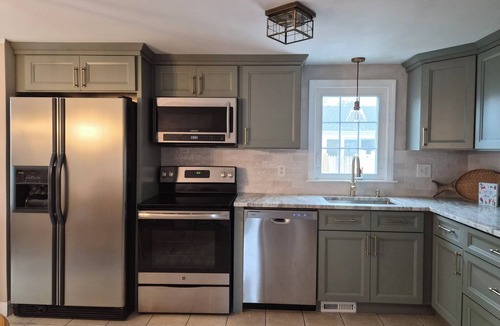 Dennis Port House | June openings! Renovated home, central AC, walk to beach, Capt Chase, Dennisport