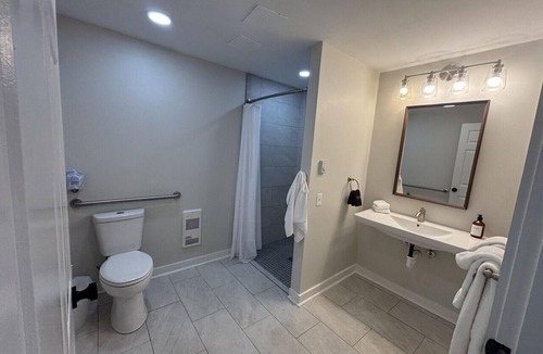 Greenville Junction Hotel | Juniper Motel-Double Queen*RM11*Pet Friendly*Lake Access*ATV Access