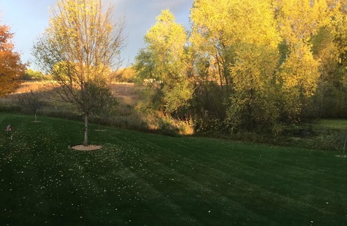 Winsted House | Just a mile from the Winstock Country Music Festival and blocks from downtown.