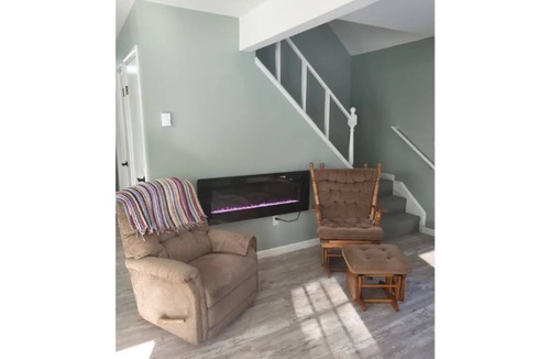 Prudenville House | Just remodeled 3 bedroom Chalet by the water