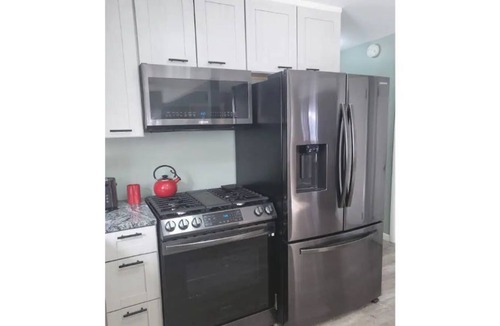Prudenville House | Just remodeled 3 bedroom Chalet by the water