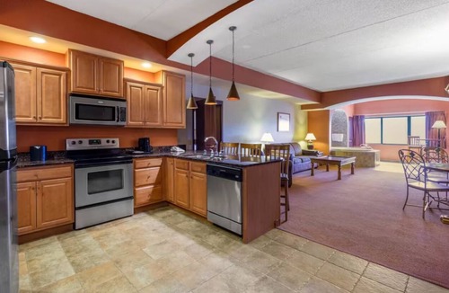 Wisconsin Dells Condo | Karmak 2 bedroom condo on the first floor.
