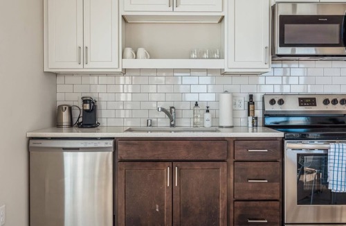 Lowry Hill East Apartment | Kasa | Welcoming 1 BD + Pet Friendly | Minneapolis
