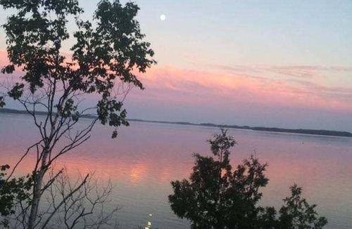 Pembroke Cottage | Kayaks, eagles, seals all with a private beach and cottage on the Ocean!