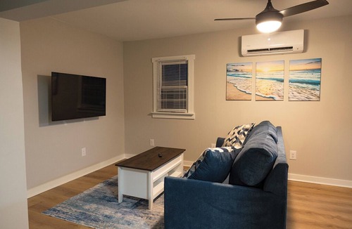 Erie Apartment | Kelso Lodge Suite 5 - Private Beach Access - Newly Remodeled - Erie