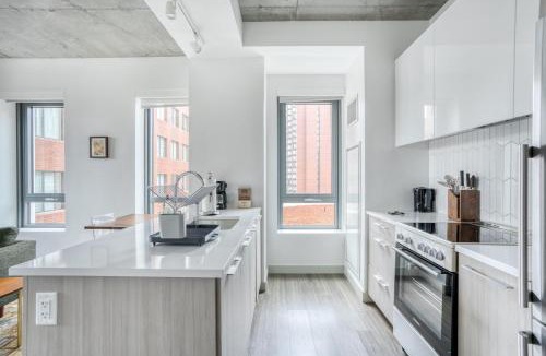 MIT Apartment | Kendall Square 2br w gym near shops dining BOS-974