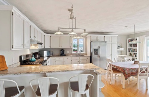 Branchport House | Keuka Lakefront Retreat | Hot Tub | Dock | Kayaks