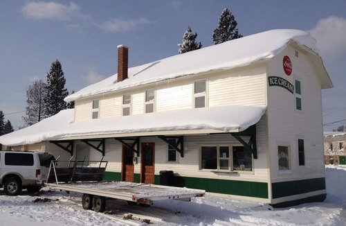 Ahmeek Apartment | Keweenaw Vacation Rental - Great for families and groups- sleeps up to 7