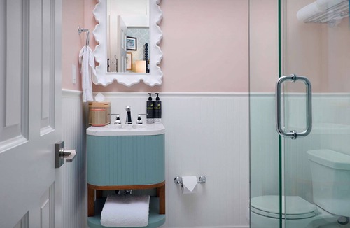Uptown - Upper Duval Hotel | Key West Beach Stay + Free Breakfast, Pool & Spa