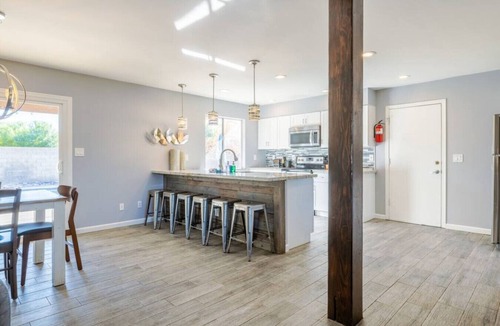 Raskin Estates House | Kierland Jewel | Pool+Game Room+ Putt+Fire Pit!