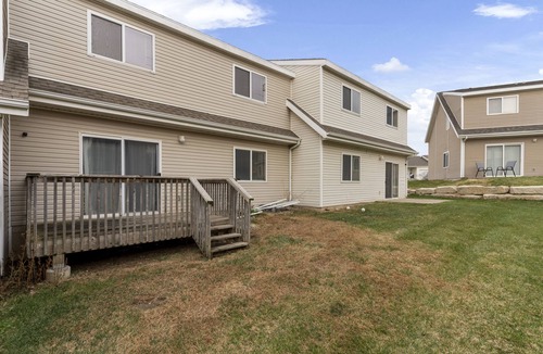 Manhattan House | King Bed and Walkout Deck KSMANE1212
