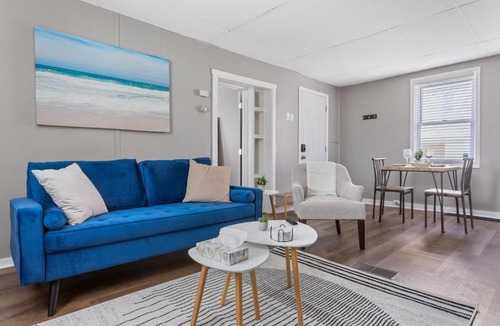 Tremont Apartment | KING Bed Entire House Near DT