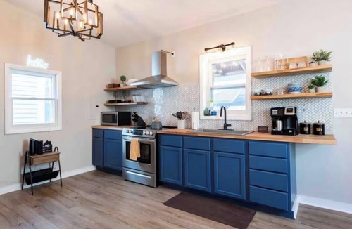 New Albany House | King bed with backyard oasis