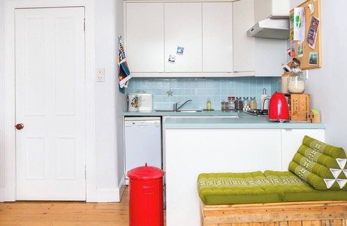 Portobello Apartment | King's Road [425] is a Quirky seaside apartment minutes walk from Portobello beach.