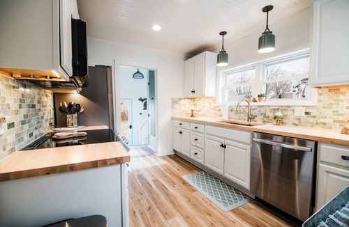 Boyne City Cottage | Kingfisher Cottage: Walk to Town: 10 min to Ski hill