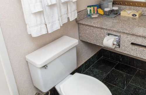 West Middlesex Hotel | Kiteville Sharon