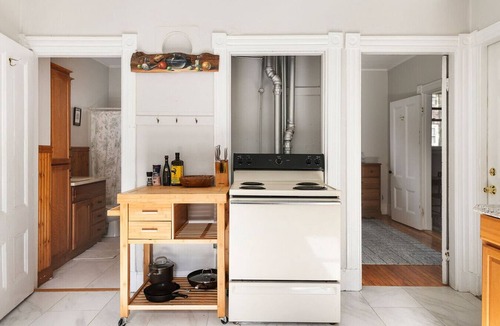 Parkside Apartment | Knock on Wood | Airy Charm in Heart of Downtown