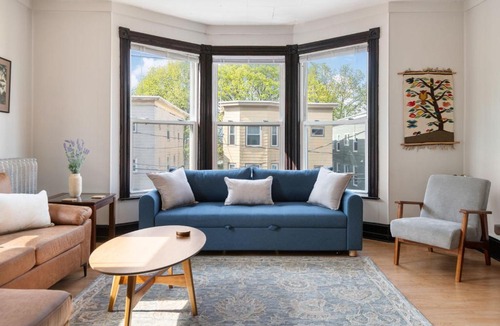 Parkside Apartment | Knock on Wood - Airy Charm in Heart of Downtown