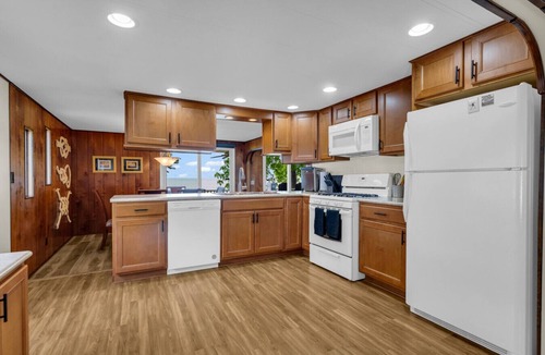 Port Hope Apartment | Knot a Care - Lakefront Living with Great Views!