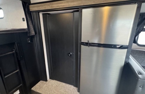 Evansville RV Rental | Kookie Kamper 2022 Cherokee Grey Wolf Forest River