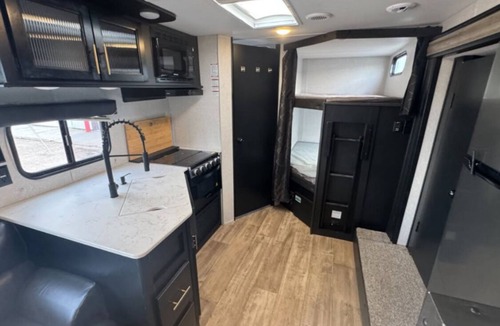 Evansville RV Rental | Kookie Kamper 2022 Cherokee Grey Wolf Forest River