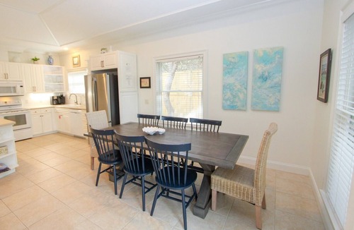 Seagrove Beach House | L'escapade, Old Seagrove, Near Seaside, Private Heated Pool, Close to Beach