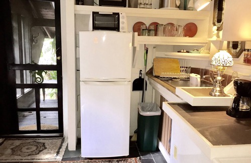 Gloucester Apartment | La Bohème RETREAT - UNPLUG, UNWIND & UPLIFT your spirits!