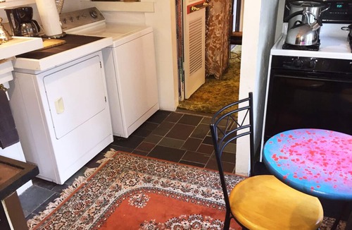 Gloucester Apartment | La Bohème RETREAT - UNPLUG, UNWIND & UPLIFT your spirits!