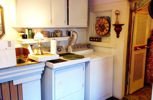 Gloucester Apartment | La Bohème RETREAT - UNPLUG, UNWIND & UPLIFT your spirits!