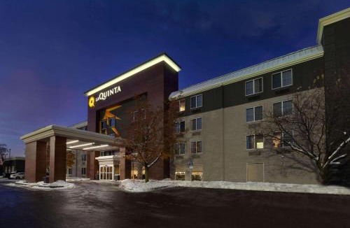 Utica Hotel | La Quinta by Wyndham Detroit Utica