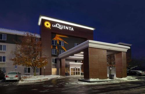 Utica Hotel | La Quinta by Wyndham Detroit Utica