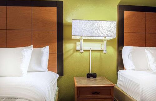 Amarillo Hotel | La Quinta Inn by Wyndham Amarillo Mid-City